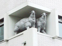 新ダイビルの羊 南東