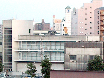 環状線の車窓から眺む