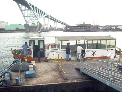 木津川渡船場 船町側