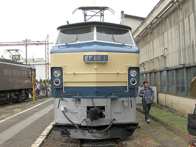 展示機関車（EF66 1）