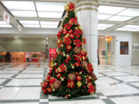 ホワイティ梅田からHEP FIVEへの地下街コンコース