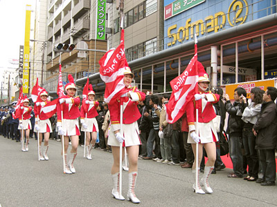 大阪府警察音楽隊 カラーガード隊（愛称：フレッシュウインズ）
