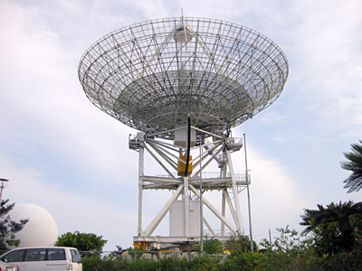 WINDSビーコン局及び広報用パラボラアンテナ(30m)