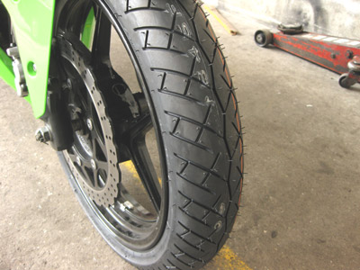 新タイヤ フロント（BT-45）