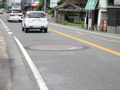 巨大マンホールらしきもの