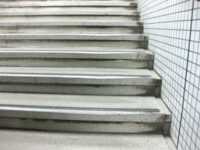 すり減った階段