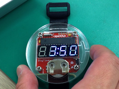 デジタル腕時計