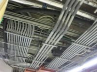 整然と並ぶパイプ