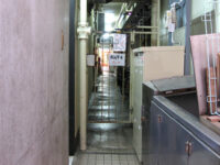 店舗入口の貼紙