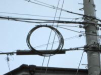 柱上のループ電線