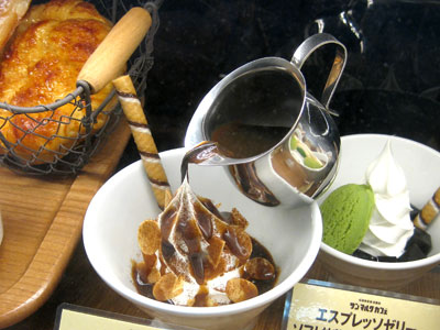 チョコソース掛け