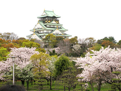 大阪城と桜