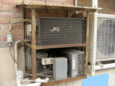 ほぼ解体エアコン外機