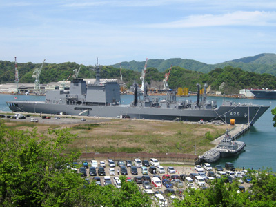 補給艦 ましゅう(AOE-425)