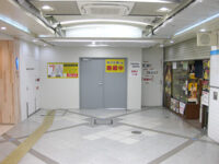 泉の広場への通路(工事中で閉鎖)