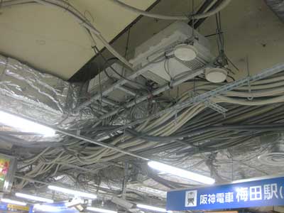 地下街天井改装中