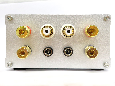 デジタルアンプ背面