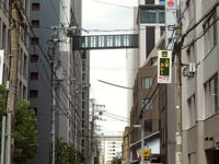 ビル間の空中回廊