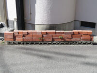 路傍の置きブロック