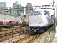 梅田貨物線を走る「はるか」