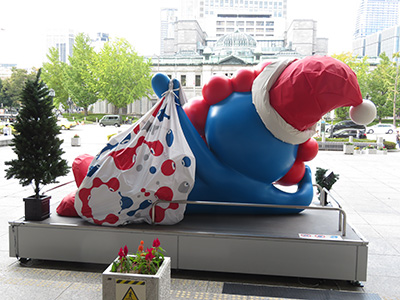 サンタ姿のミャクミャク