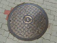 電電公社のマンホール